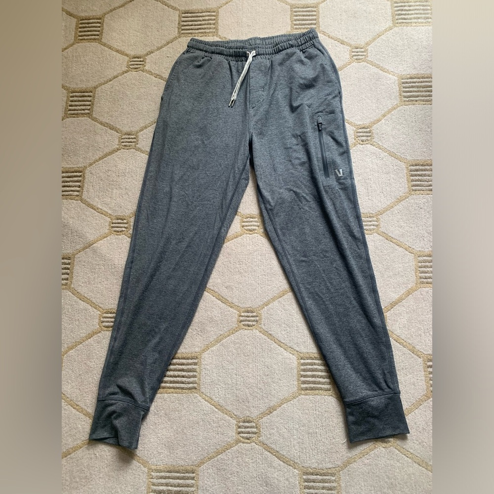 Vuori Sunday Performance Jogger in Charcoal Heather Size S